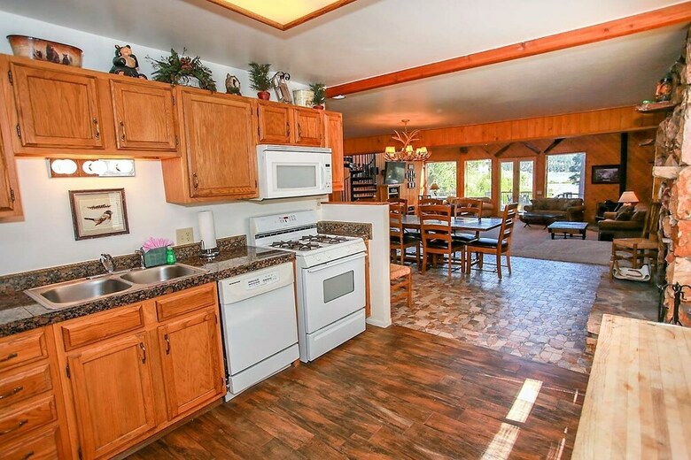 Cabana 1227- Hudson Bay Lakefront