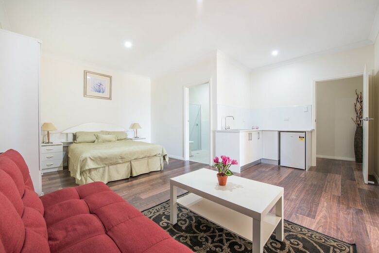 The Oasis - 6 Turnberry Drive