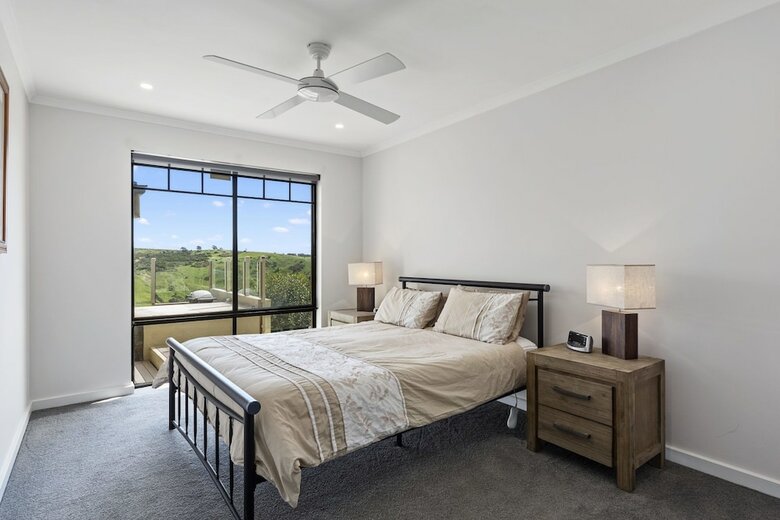 Marina Views - 64 Seaview Avenue