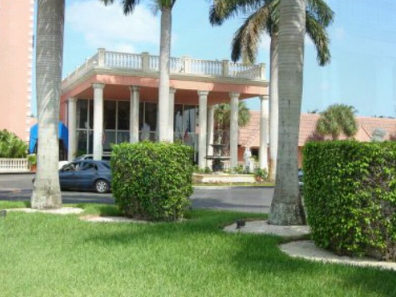 Hotel Roma Golden Glades Resort