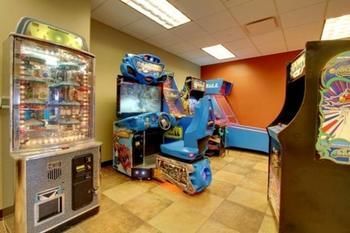 Hotel King's Pointe Waterpark Resort