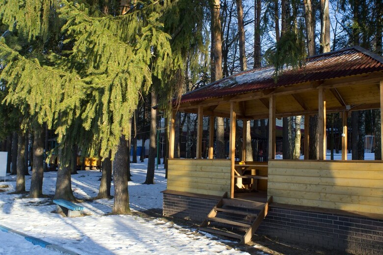 Flora Park Country Club