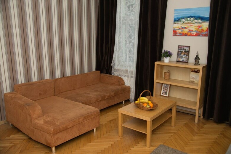P&j Apartments