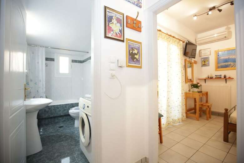 Kontaratos Studios & Apartments