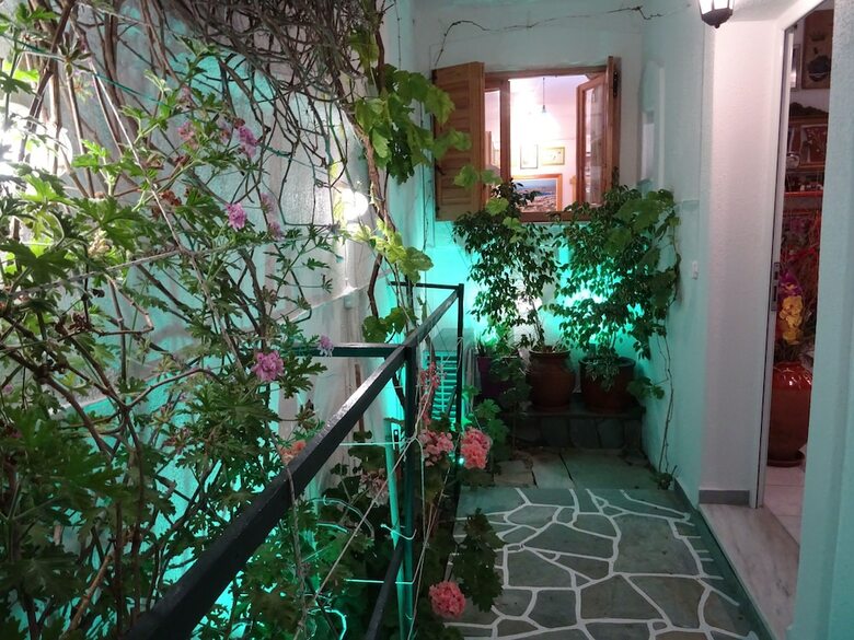 Kontaratos Studios & Apartments
