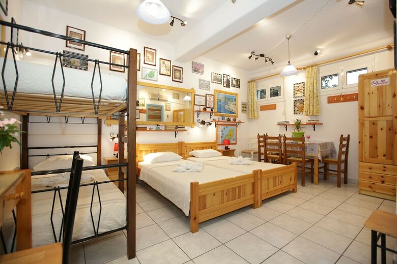 Kontaratos Studios & Apartments