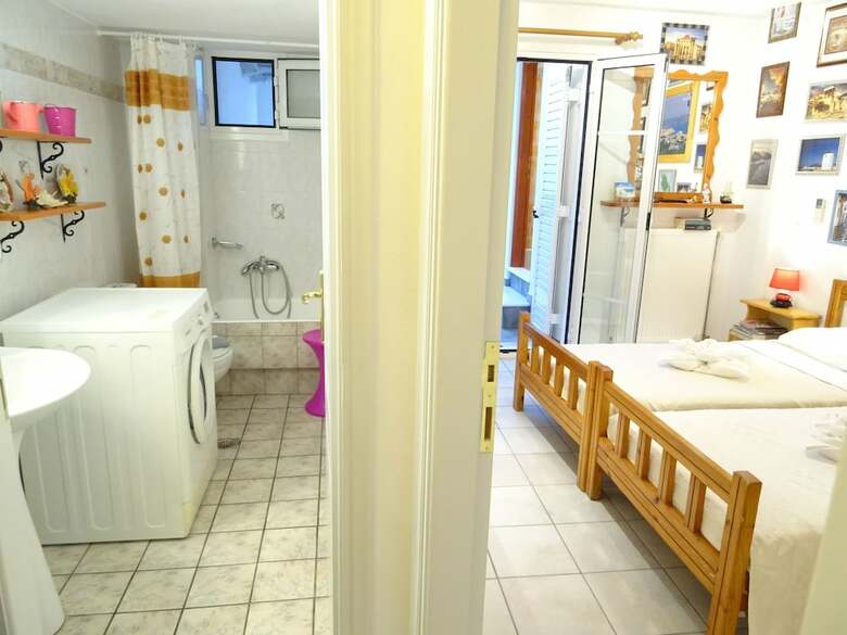 Kontaratos Studios & Apartments