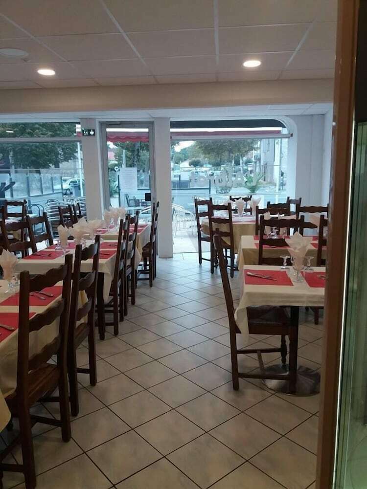 Hotel L'albret Chr