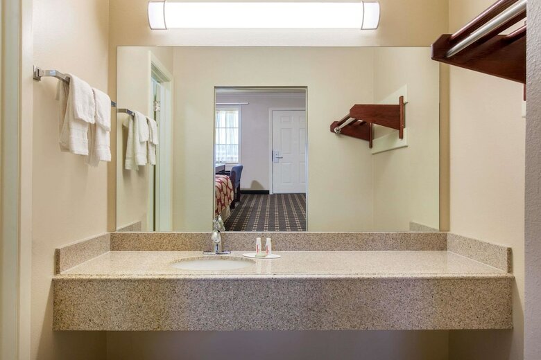 Motel Super 8 By Wyndham Tyler Tx