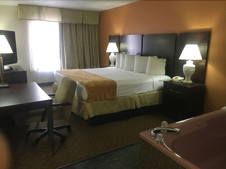 Hotel A Victory Inn - West Dearborn