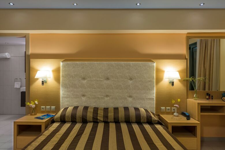 Aparthotel Ai Yannis Suites And Apartments Hotel