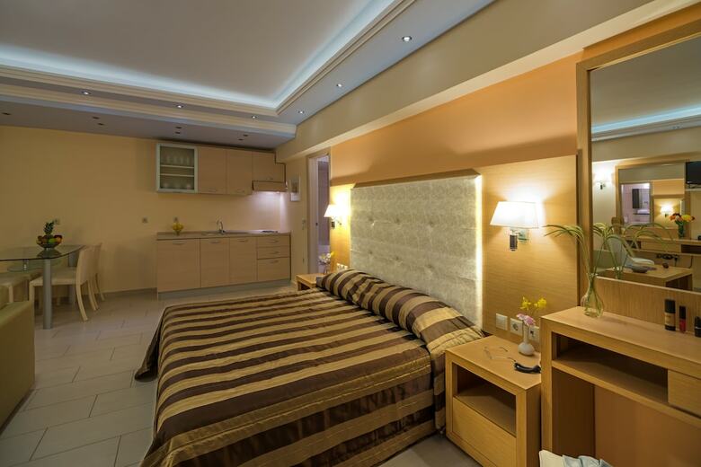 Aparthotel Ai Yannis Suites And Apartments Hotel