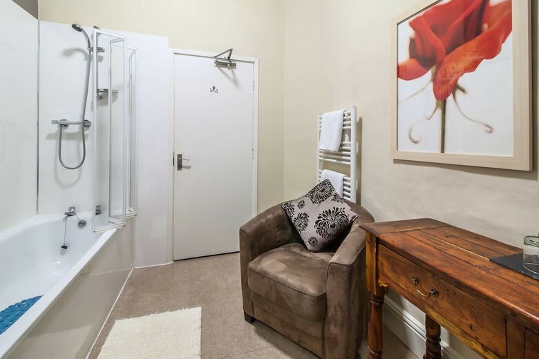 Hotel Ambleside Central - Guest House