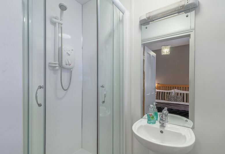 Hotel Ambleside Central - Guest House
