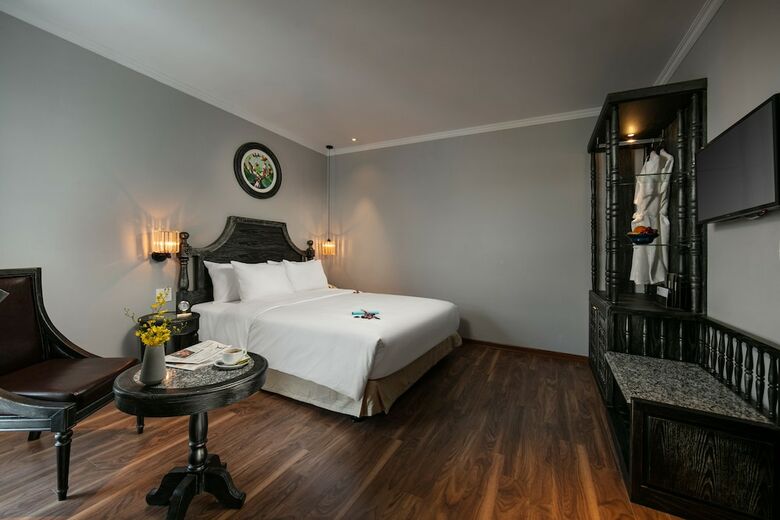 Shining Central Hotel & Spa