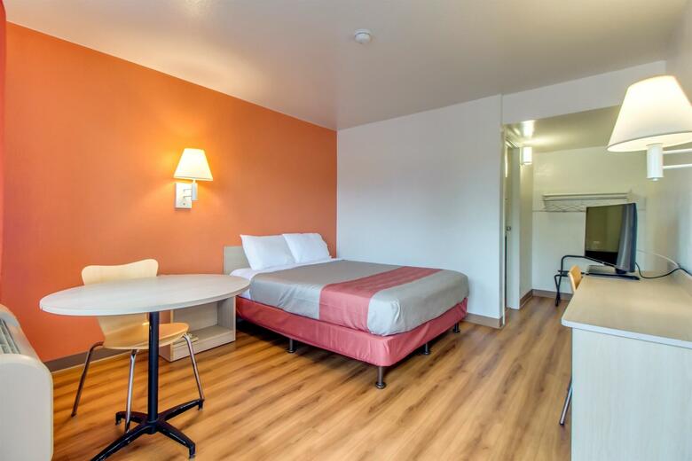Motel 6 Venice