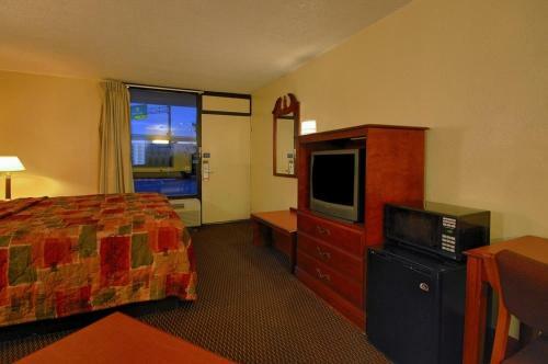 Motel Super 6 Inn & Suites Pensacola