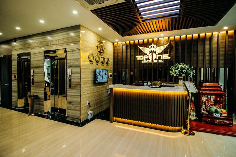 Top One Halong Hotel