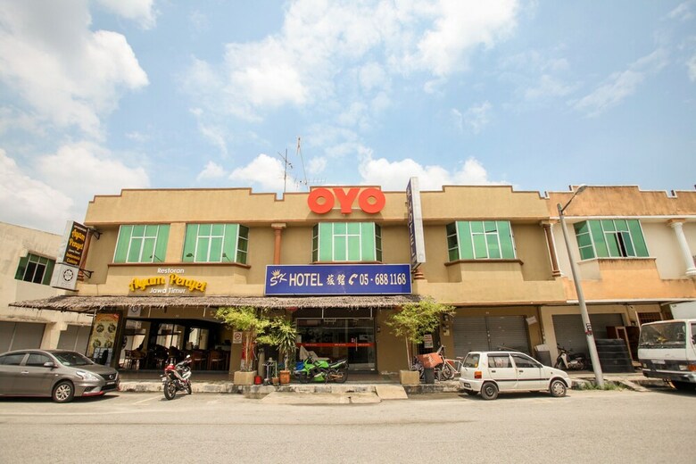 Oyo 44116 Sk Hotel 2