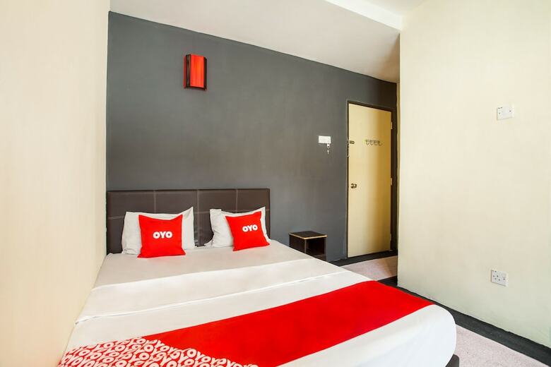 Oyo 44116 Sk Hotel 2
