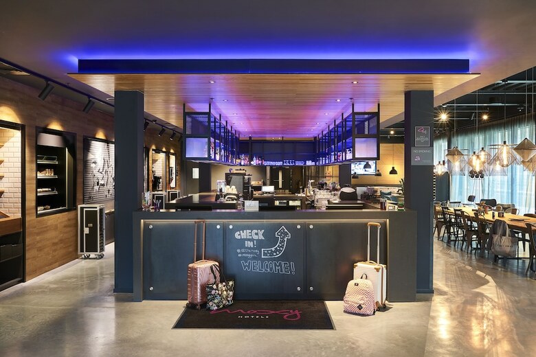 Hotel Moxy Paris Charles de Gaulle Airport