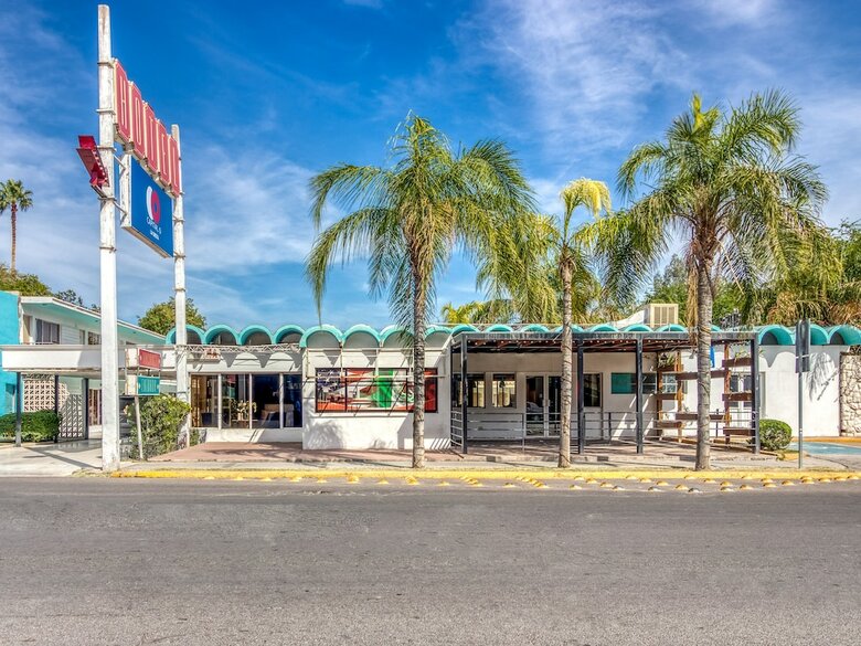 Hotel Capital O La Siesta