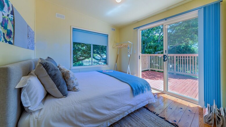 Inverloch Beach Hut - Close To Beach And Shops!