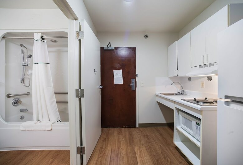 Hotel Hometowne Studios St. Louis - Airport/ N Lindbergh