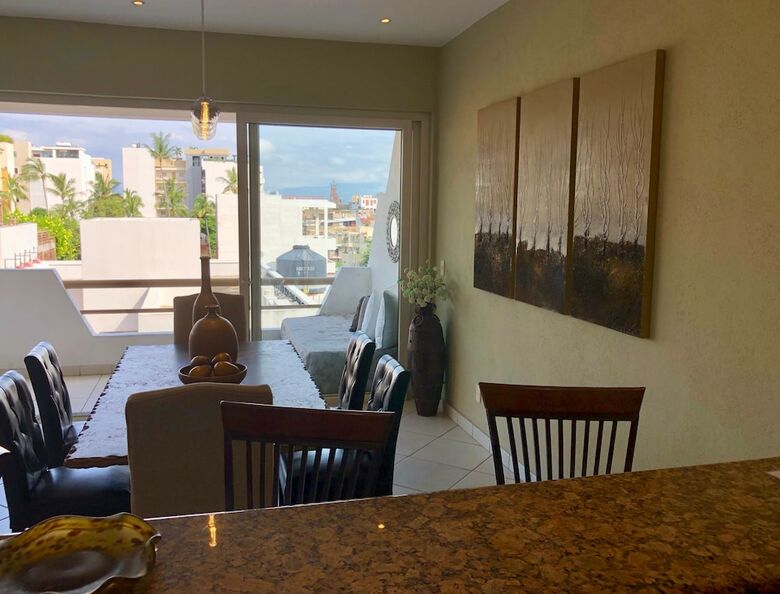 Luxury Condo Romantic Zone-beach