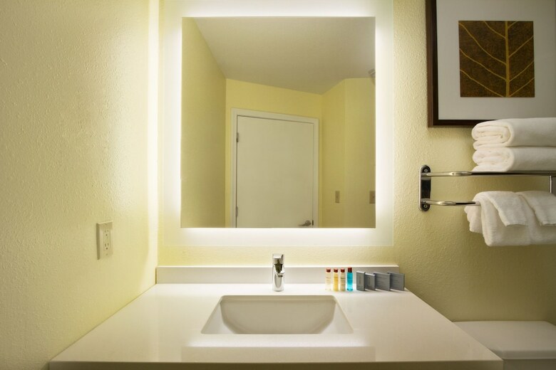 Hotel Hawthorn Suites By Wyndham Omaha / Old Mill