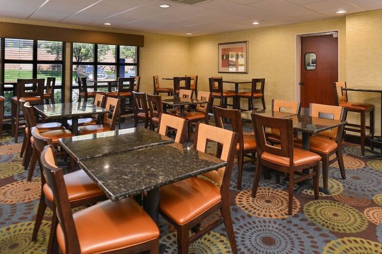 Hotel Holiday Inn Express Omaha West - 90th Street