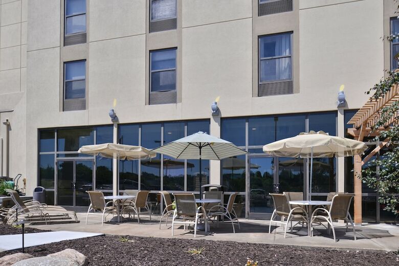Hotel Holiday Inn Express Omaha West - 90th Street
