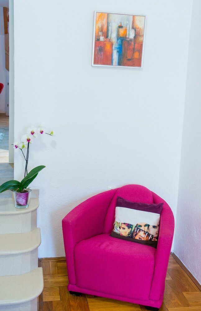 Purple Rain Apartment