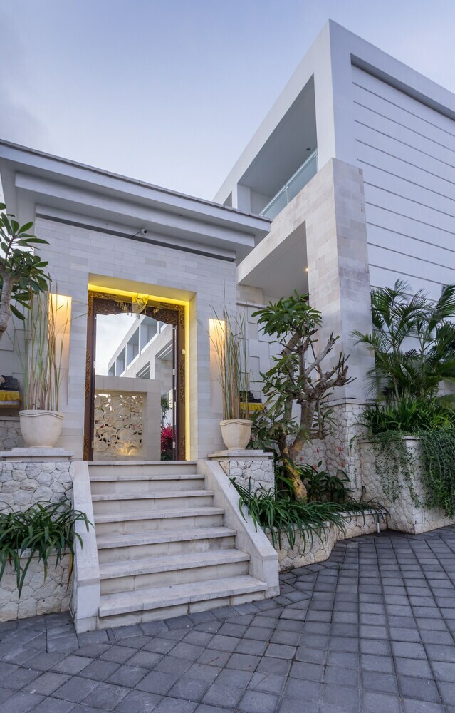 Hotel Adhiloka