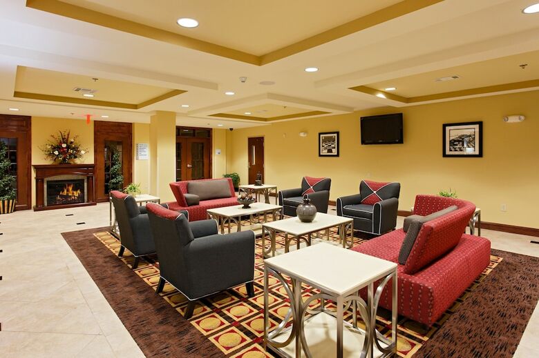 Holiday Inn Express Hotel & Suites Talladega