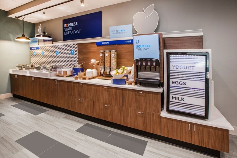 Holiday Inn Express Hotel & Suites Talladega