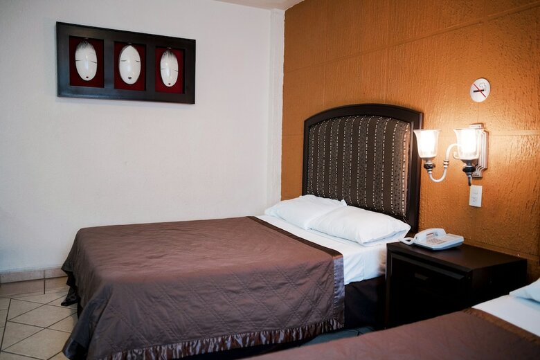 Eh Ejecutivo Urban Hotel