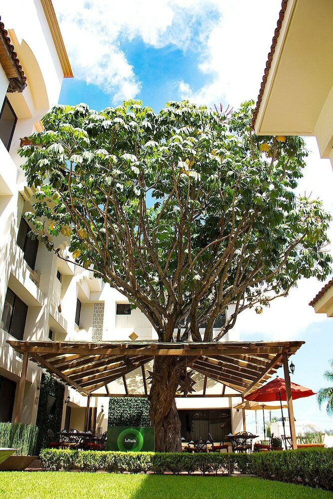 Eh Ejecutivo Urban Hotel