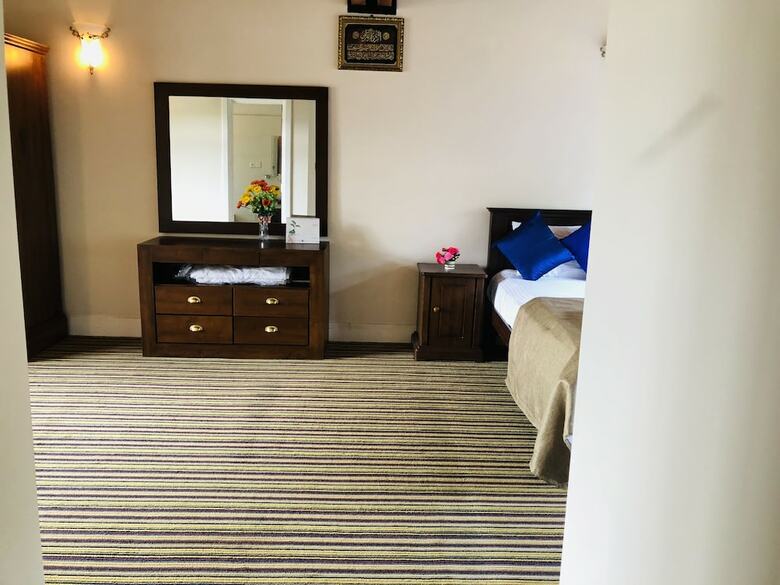 Hotel Swiss Cottage