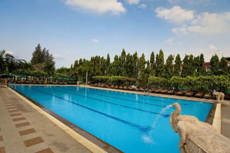 Hotel Pinnacle Grand Jomtien Resort