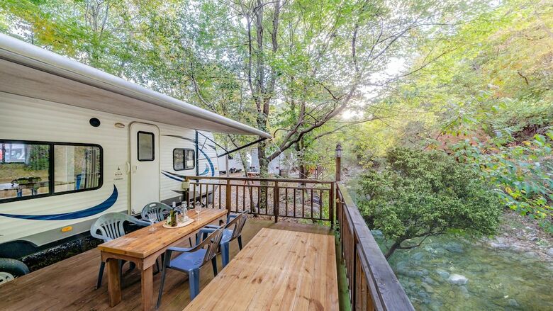 Gapyeong Saeyeon Caravan - Glamping