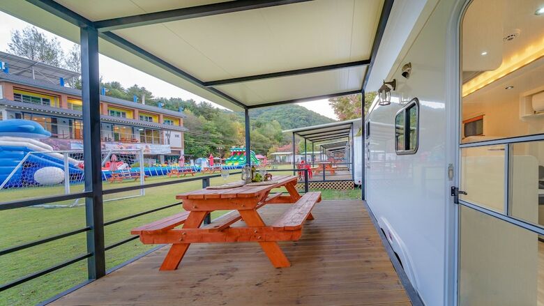 Gapyeong Saeyeon Caravan - Glamping