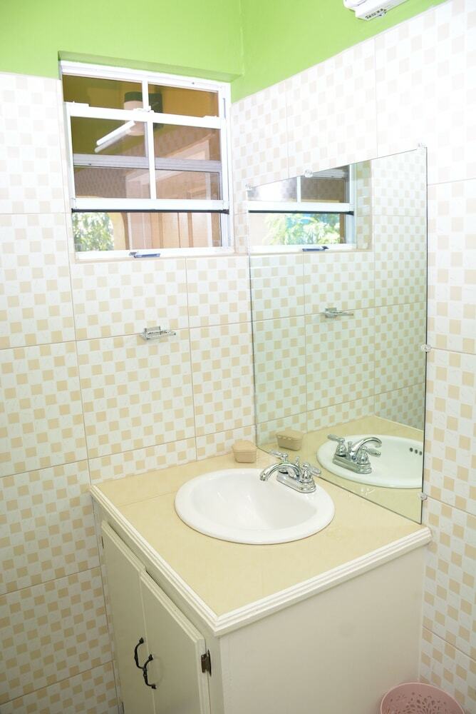 Hillview Apartments