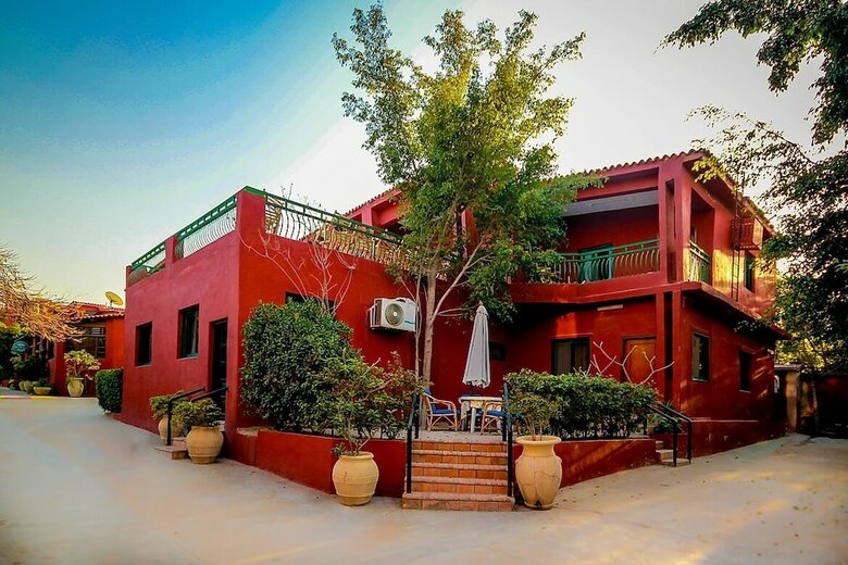 Hotel Adham Compound