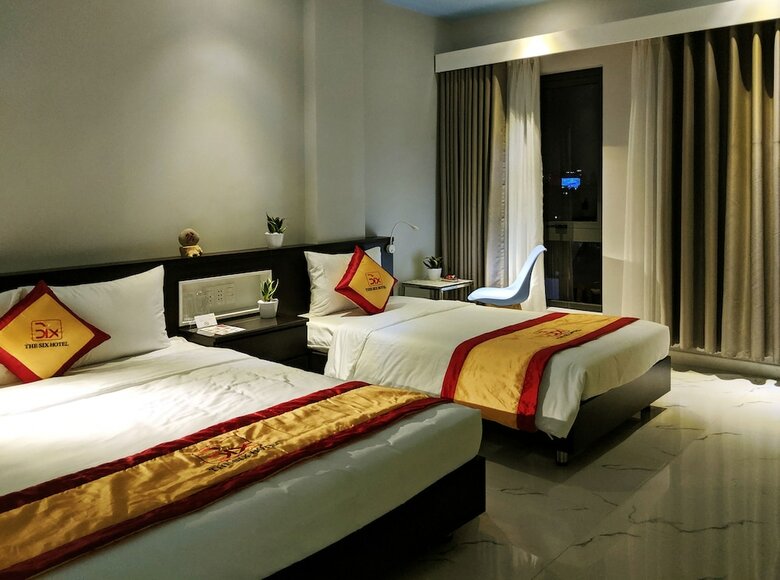 The Six Hotel