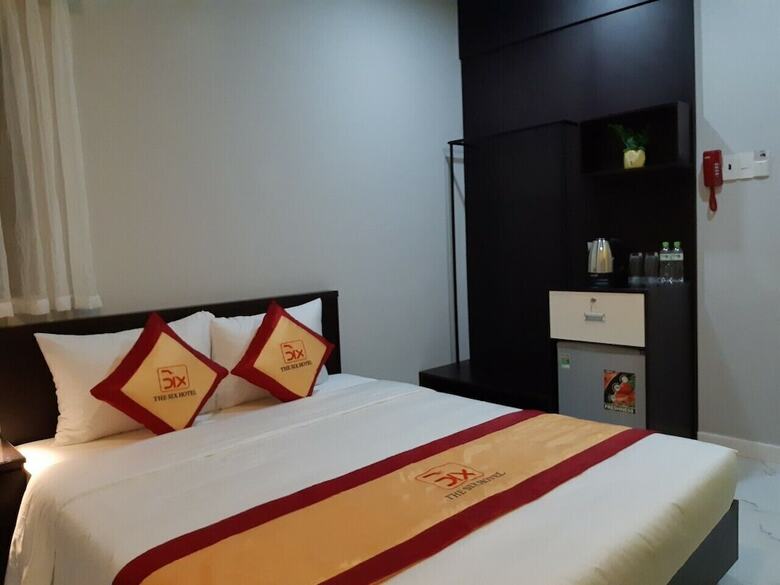 The Six Hotel