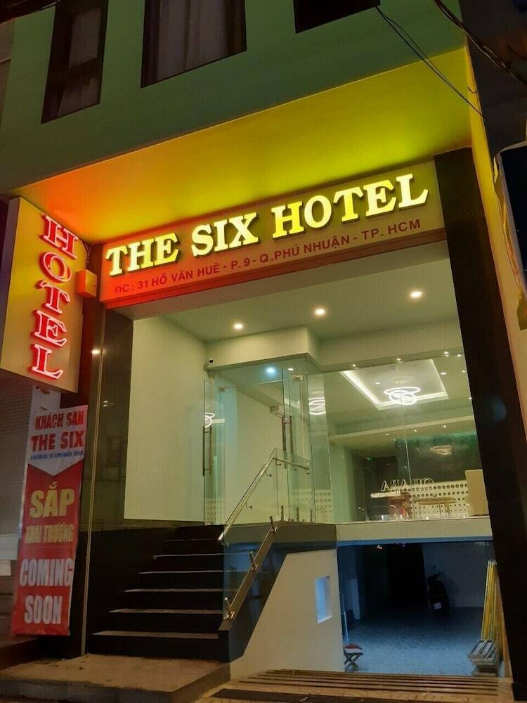 The Six Hotel