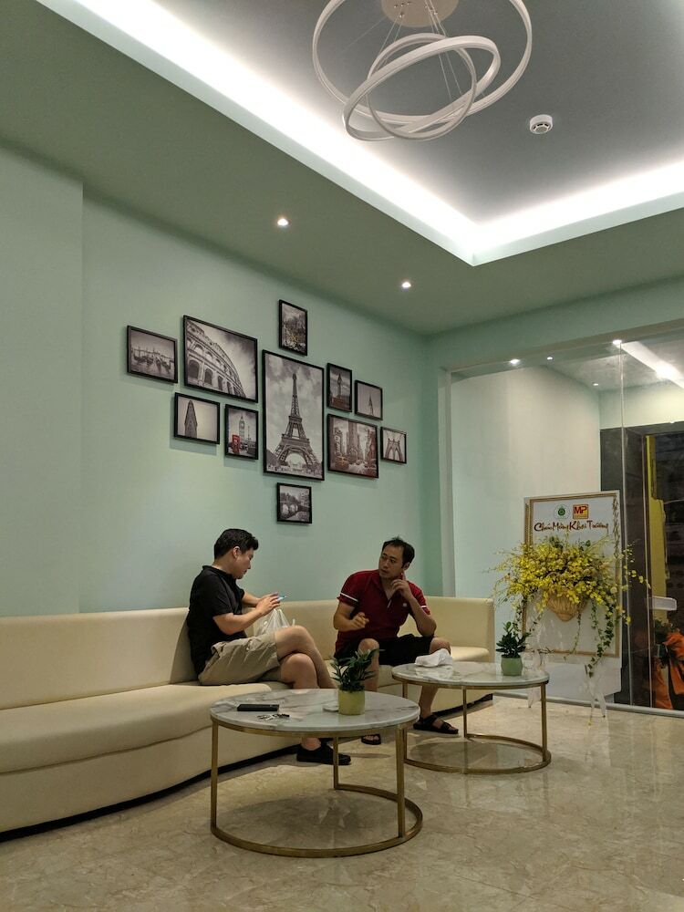The Six Hotel