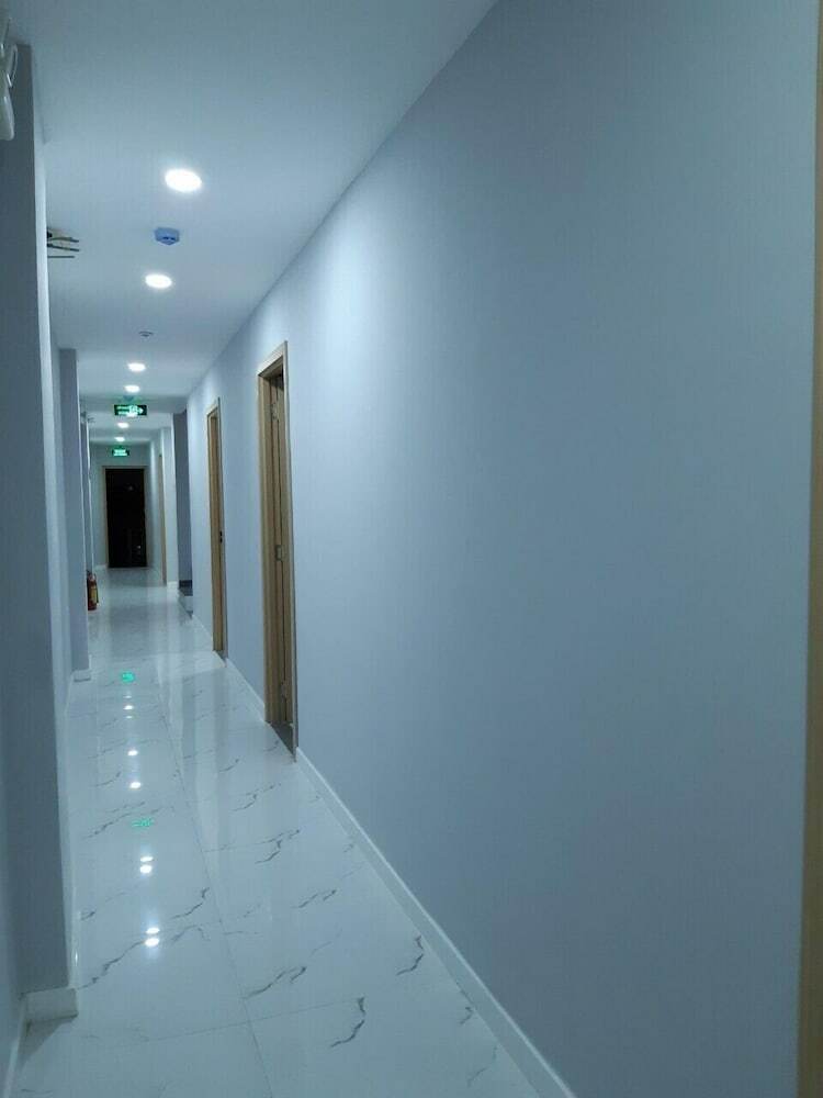 The Six Hotel