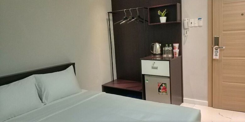 The Six Hotel